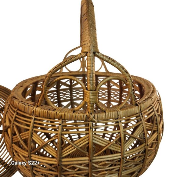 Handwoven Lidded Wicker Basket/Rattan Decorative Storage  - Boho Chic  Handcraft - Picture 8 of 15